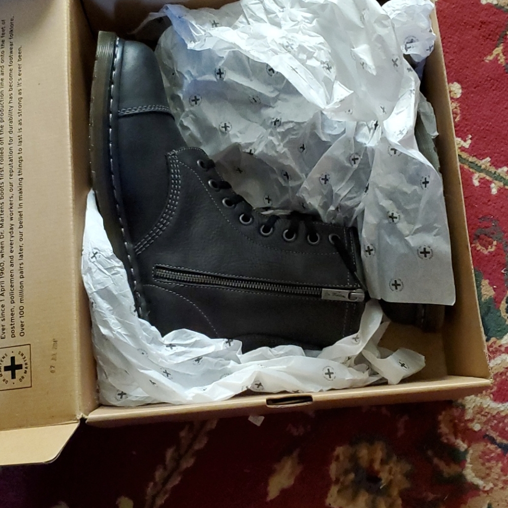 Brand New Dr.  Martens - Picture 4 of 5